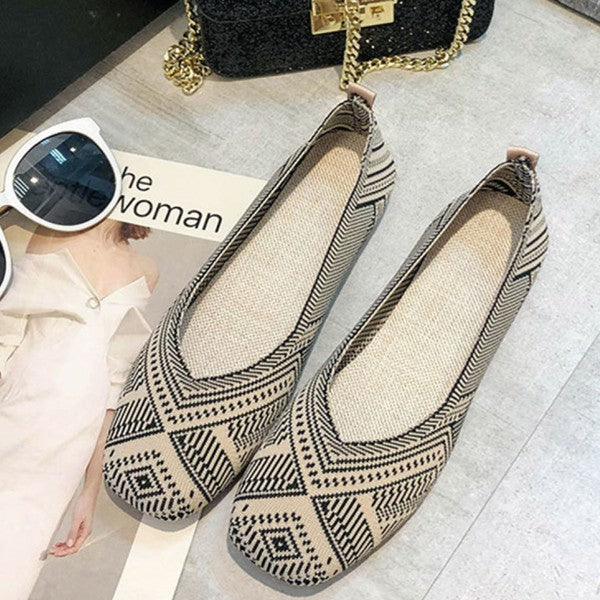**Alt Text:**
Yara Boho Flat Shoes in a grey and beige boho-inspired pattern, made from breathable recycled plastic knit, featuring a square-toe design, flat 0.34-inch heel, and sock-like fit for eco-friendly comfort.