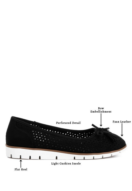 Infographic of black Pacer vegan leather ballerina flat highlighting key features like perforated design, bow embellishment, and light cushioned insole.