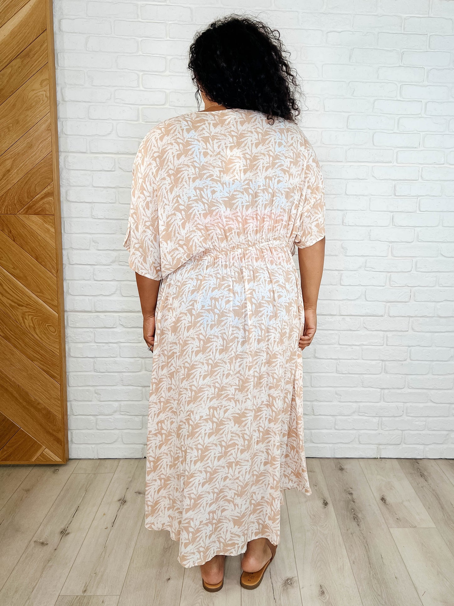 Back view of plus size tropical print Copacabana kimono, relaxed fit.