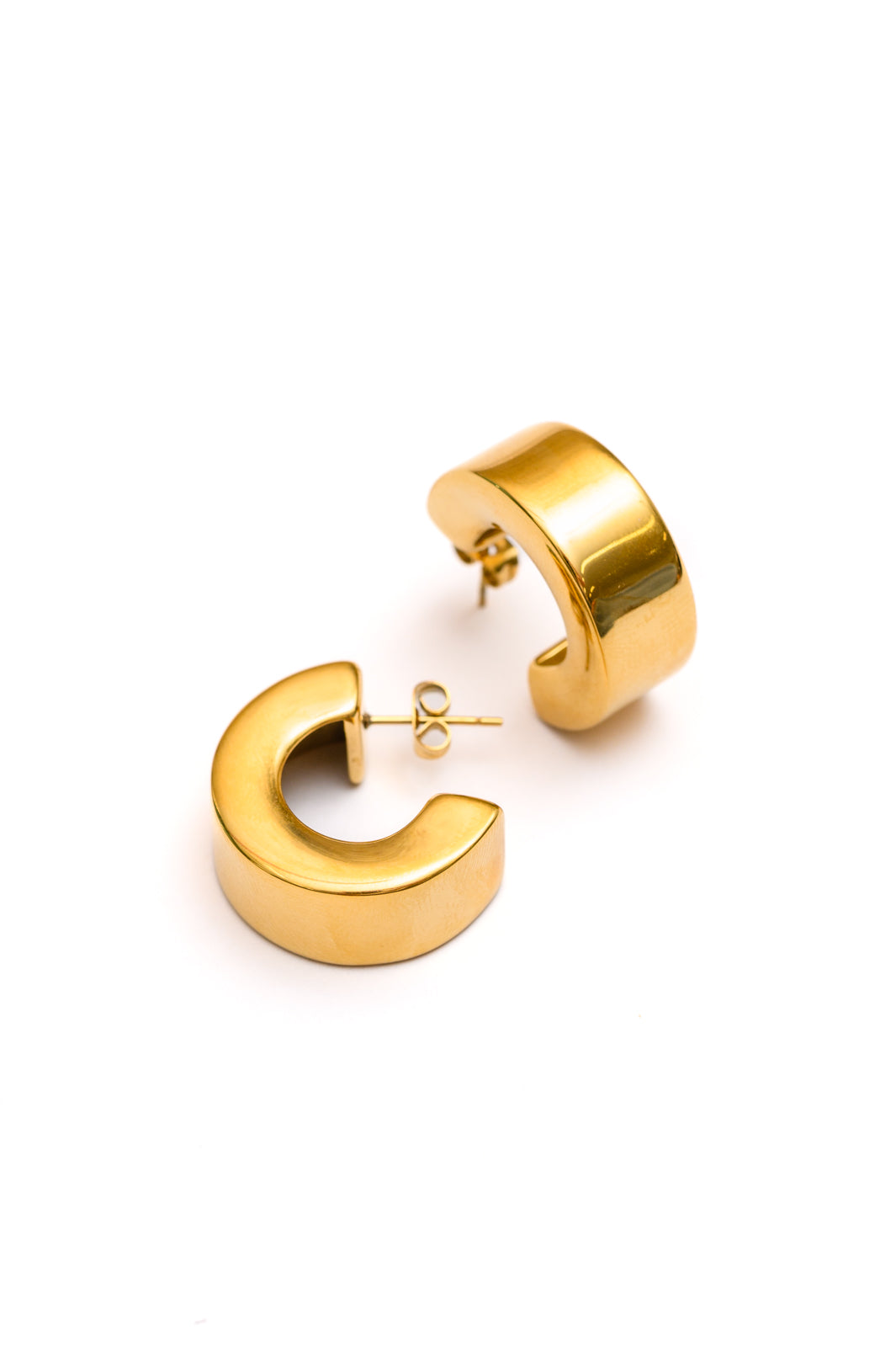 Wes Chunky Gold Hoop Earrings with 18K gold plating and push-back closure.