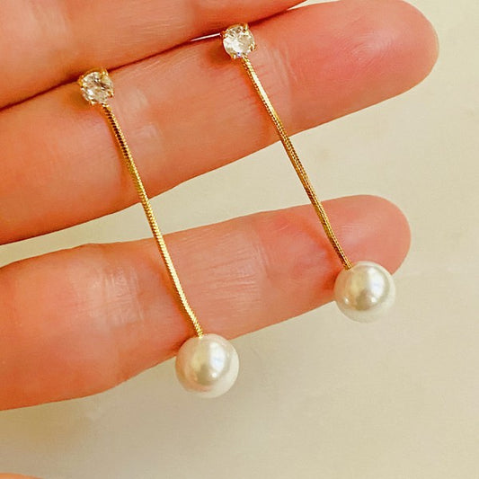 Maria Dangling Pearl Earring