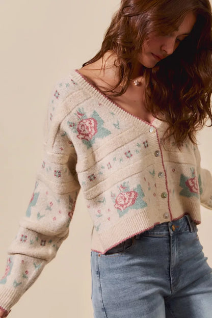 Sonny Floral Beige Sweater Cardigan – side angle showing cropped fit and ribbed cuffs.