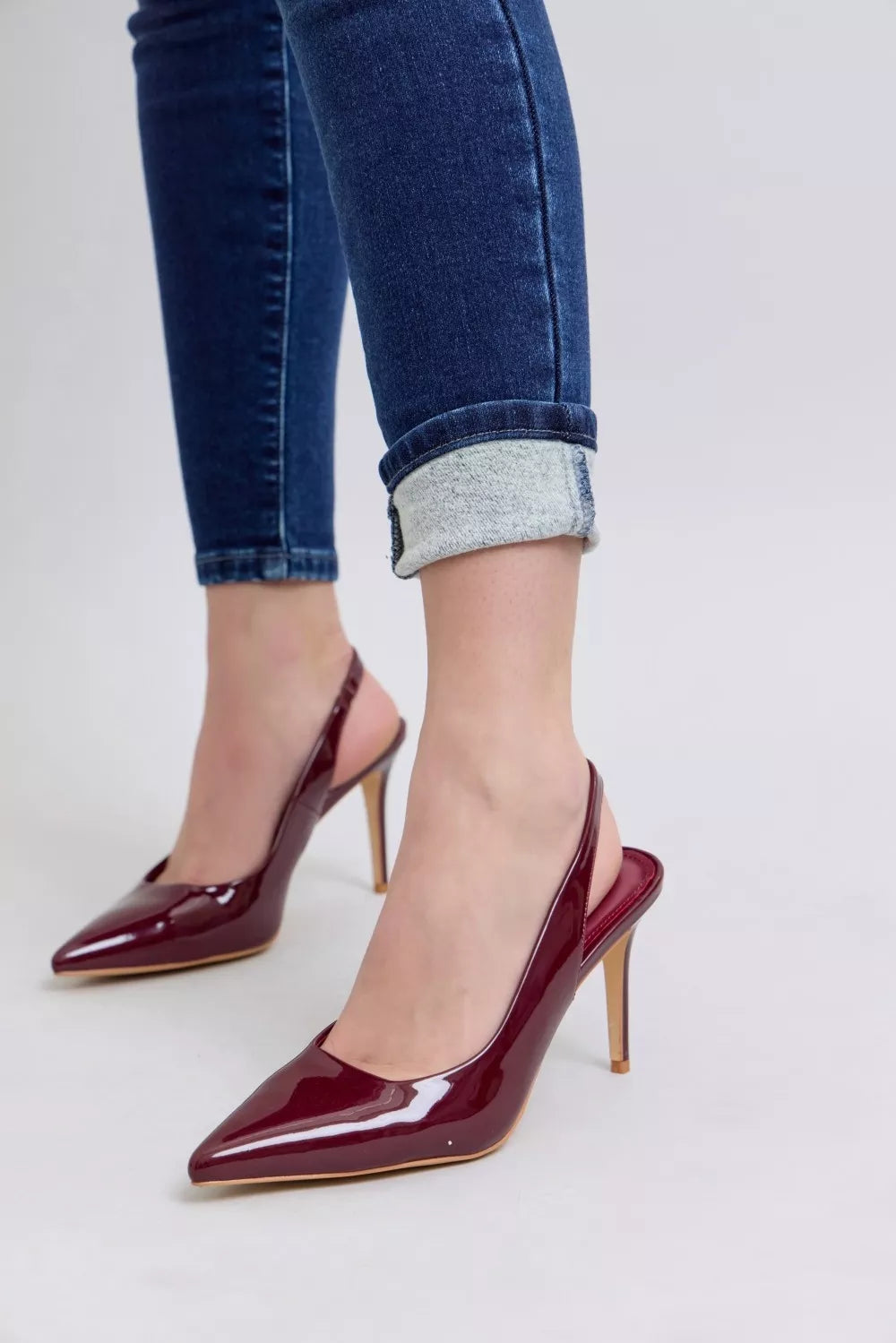 Close-up of Glenda Washed Thermal Skinny Jeans dark wash and textured thermal denim.