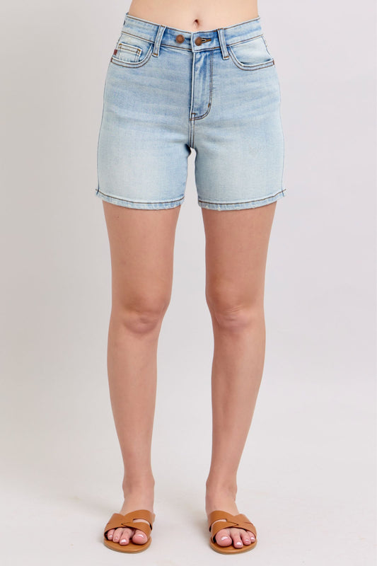 Hannah 2-Button Denim Shorts in light wash with mid-rise fit and front pocket detail.