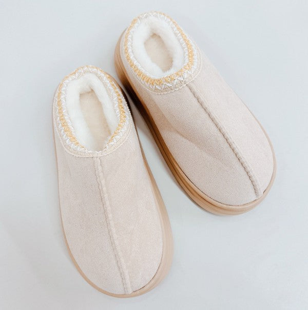 Cream Cozy Cloud Slippers top view showing soft lining and cushioned sole.