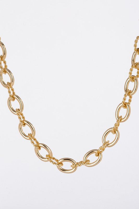 Tera Bold Chain Necklace In Gold