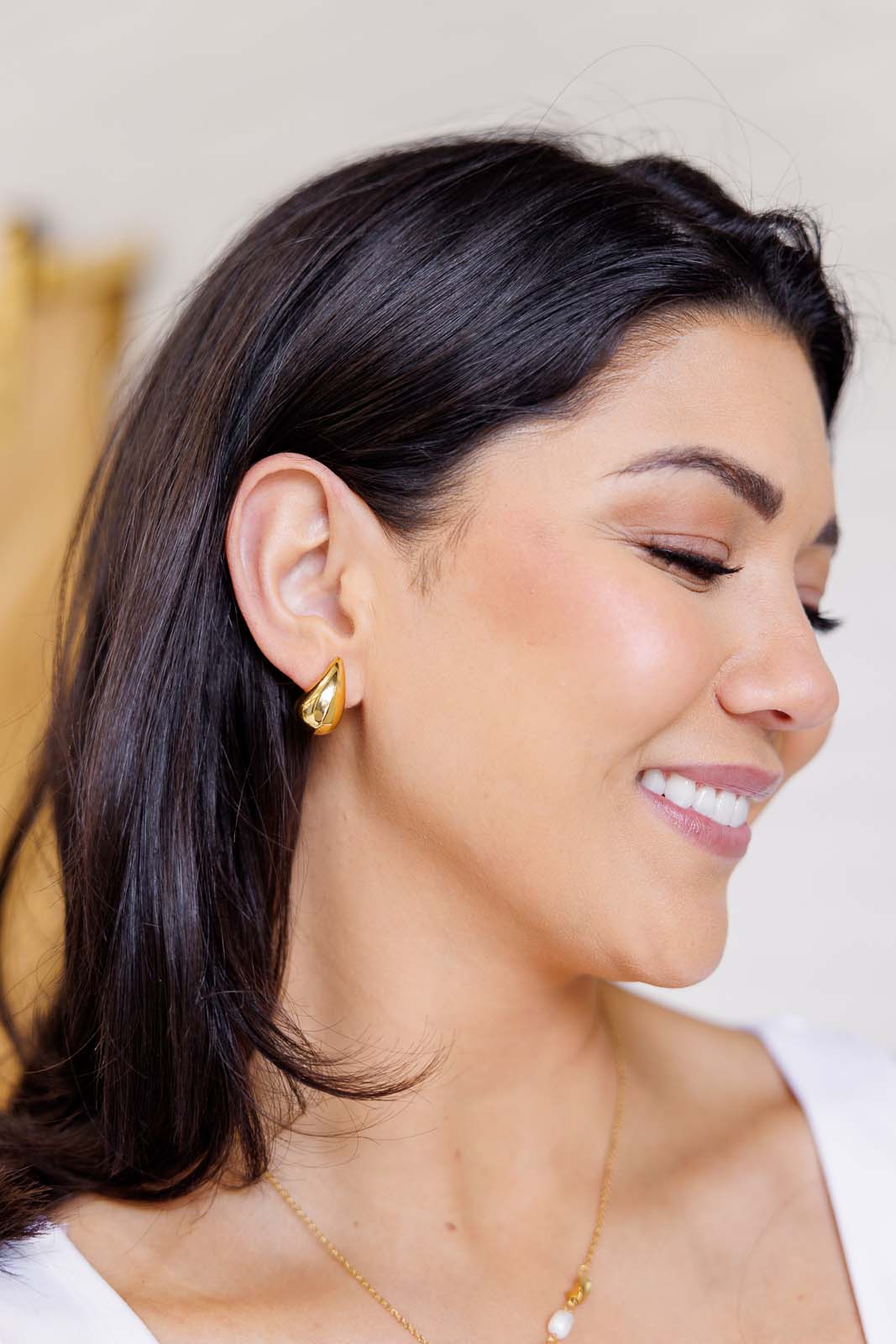 Teardrop Earrings in 18K gold-plated stainless steel, hypoallergenic and water-resistant . Features a butterfly push-back closure