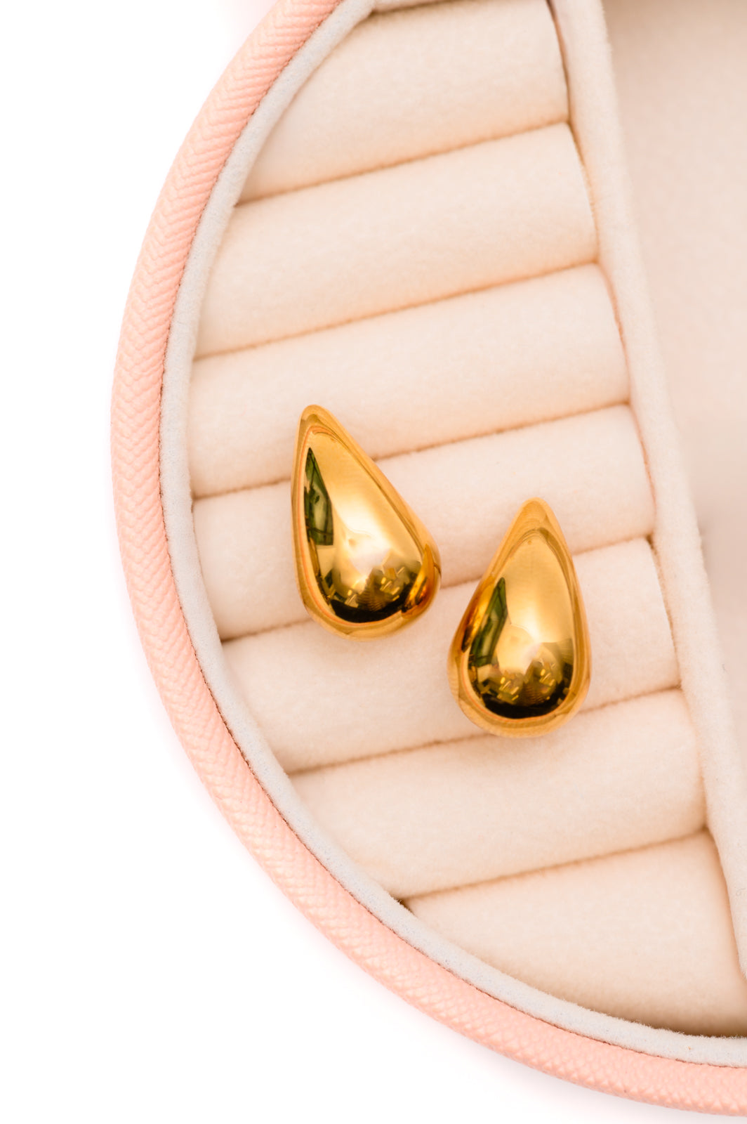 Teardrop Earrings in 18K gold-plated stainless steel, hypoallergenic and water-resistant . Features a butterfly push-back closure