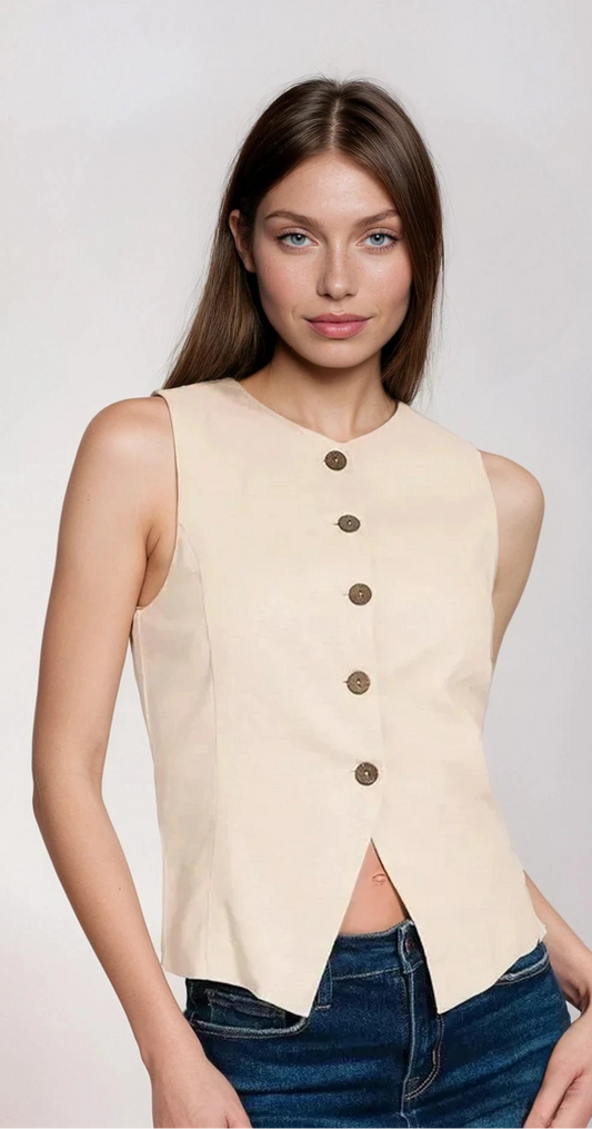 Laurie linen button down vest in sand beige with front pockets and sleeveless design – breathable and lightweight for warm weather.