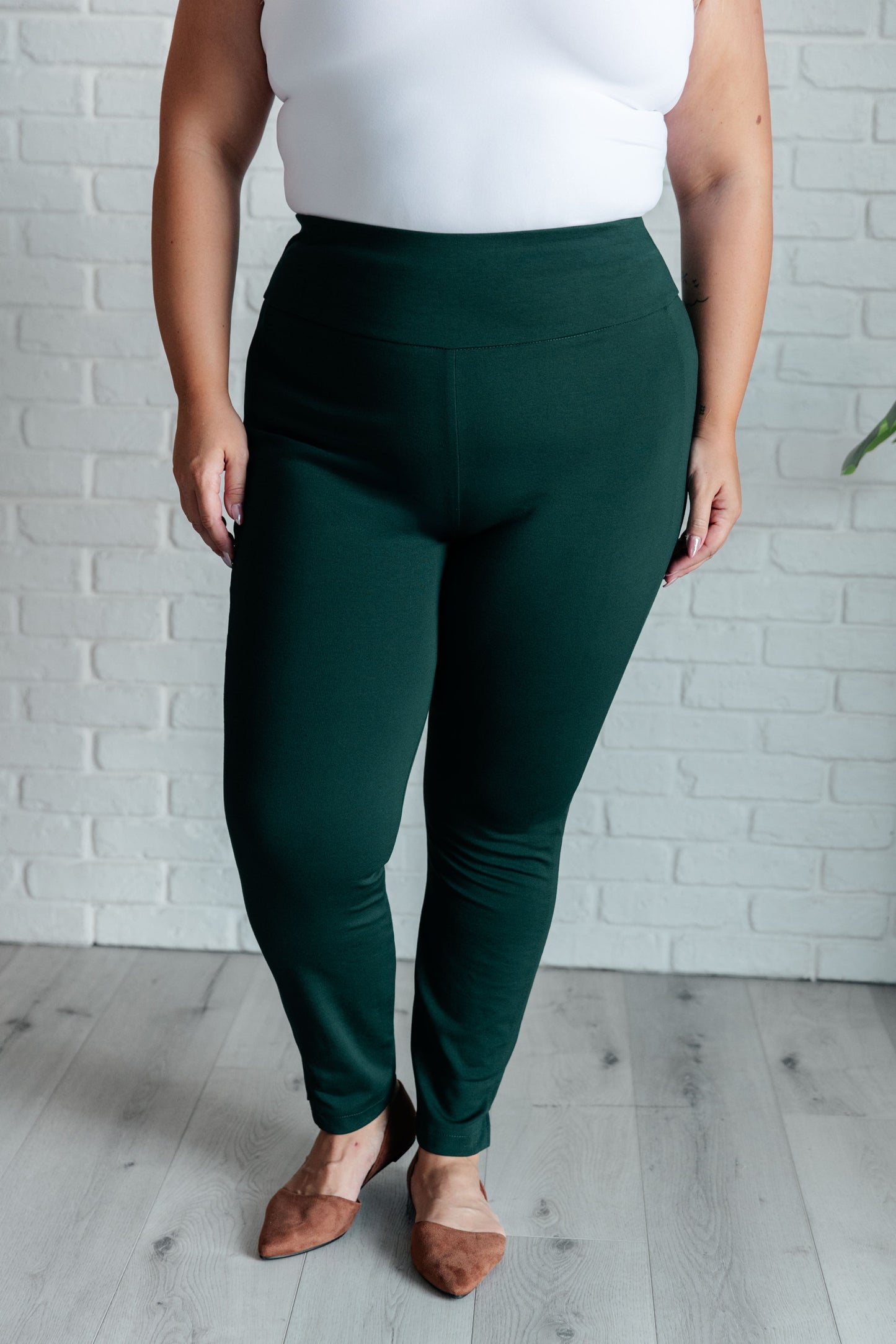 Elena Magic Skinny Pants in Hunter Green