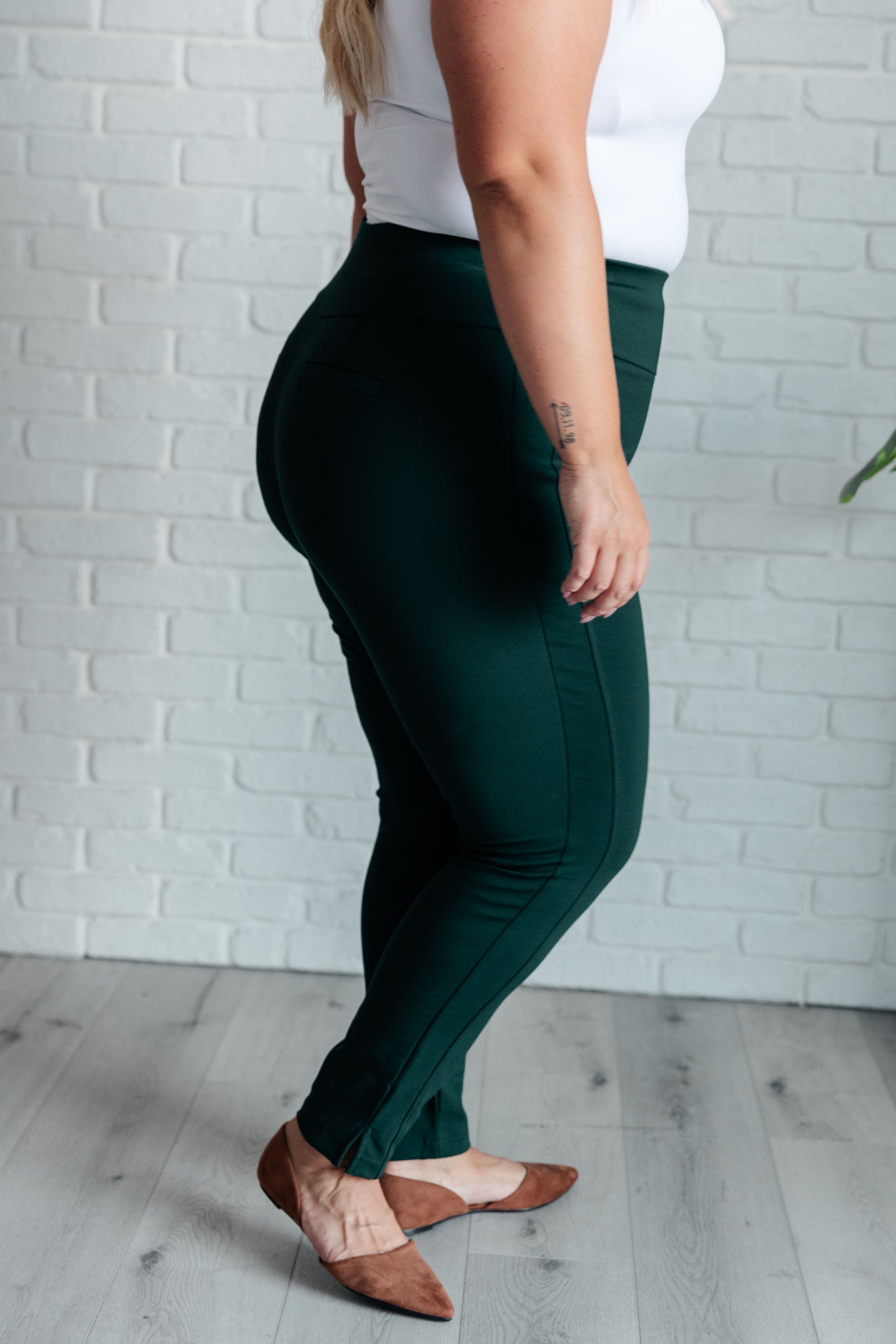 Elena Magic Skinny Pants in Hunter Green