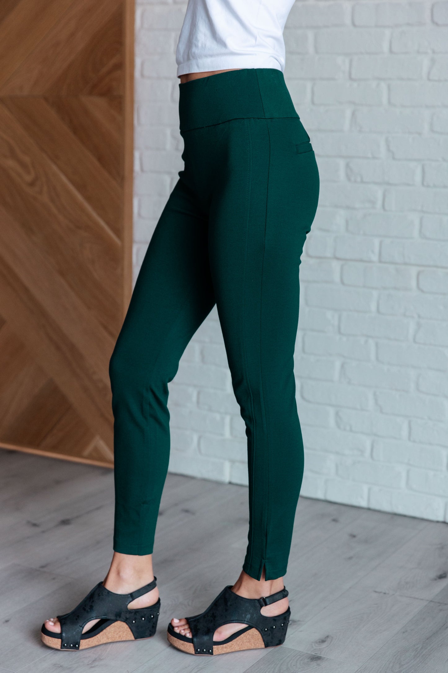 Elena Magic Skinny Pants in Hunter Green