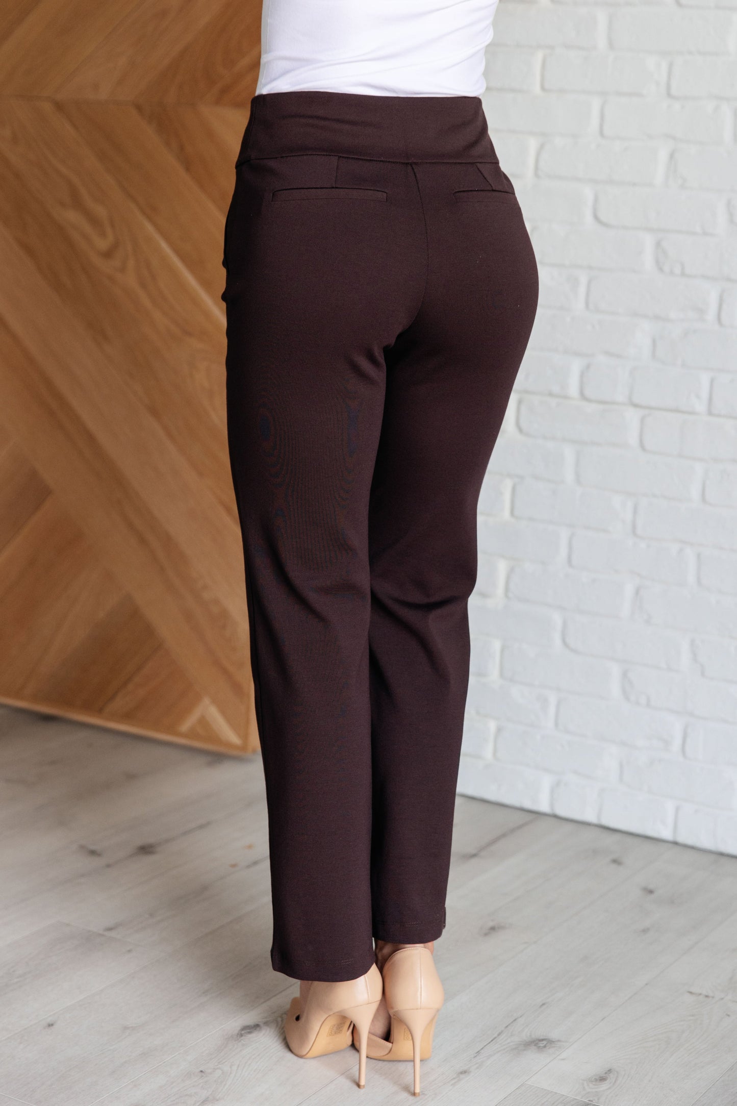 Rosita Magic Straight Pants in Chocolate