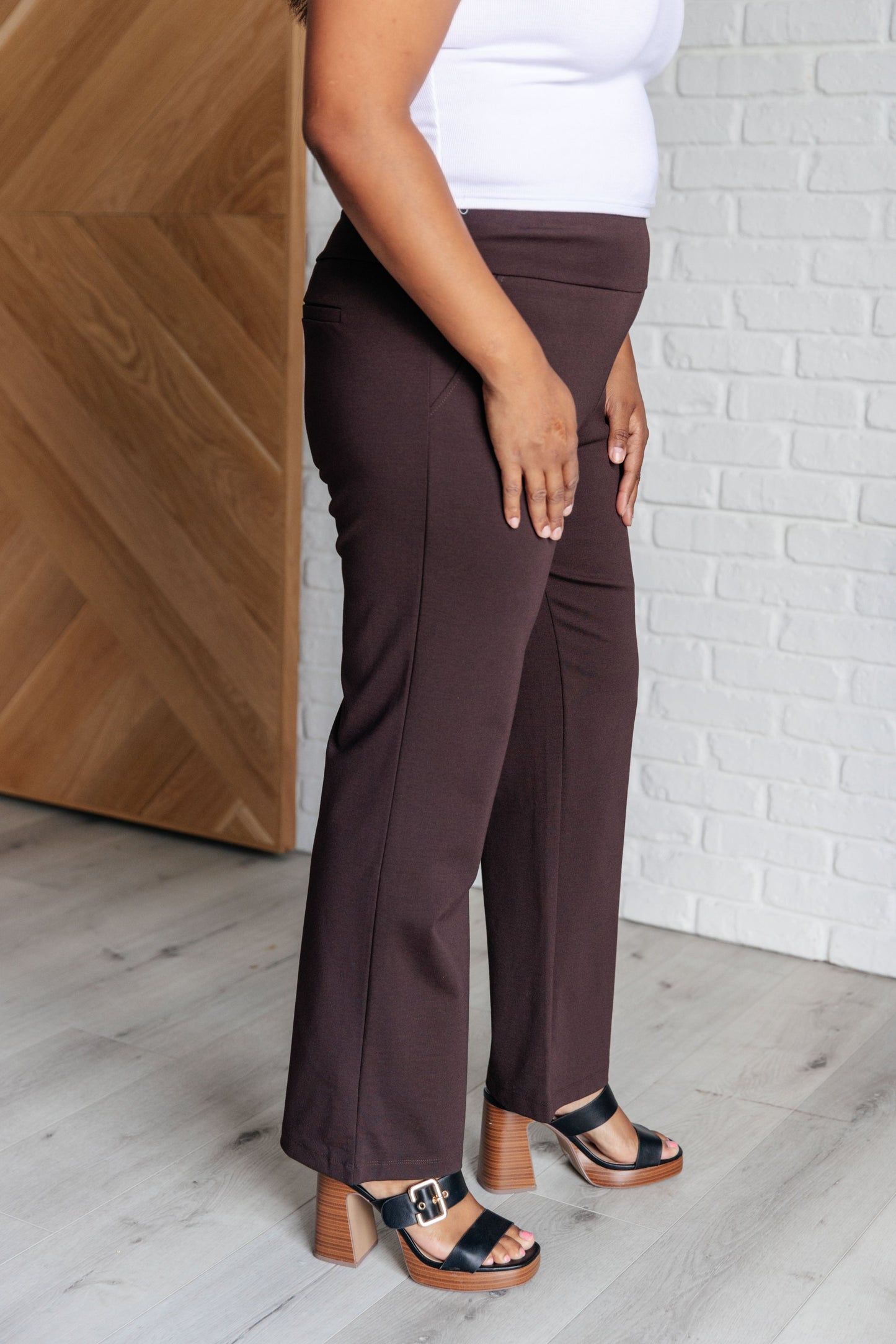 Rosita Magic Straight Pants in Chocolate