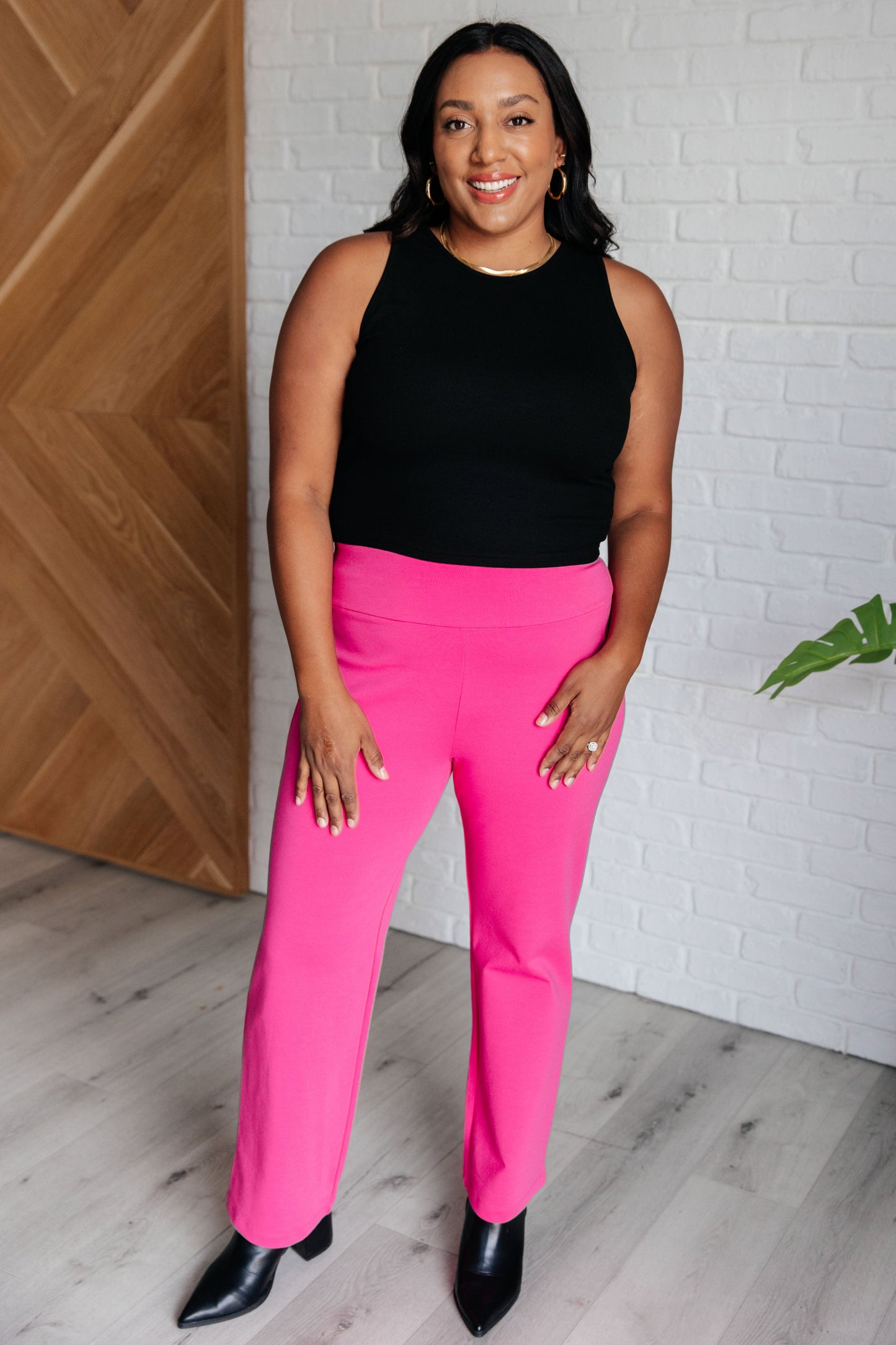 Rosita Magic Straight Pants in Hot Pink