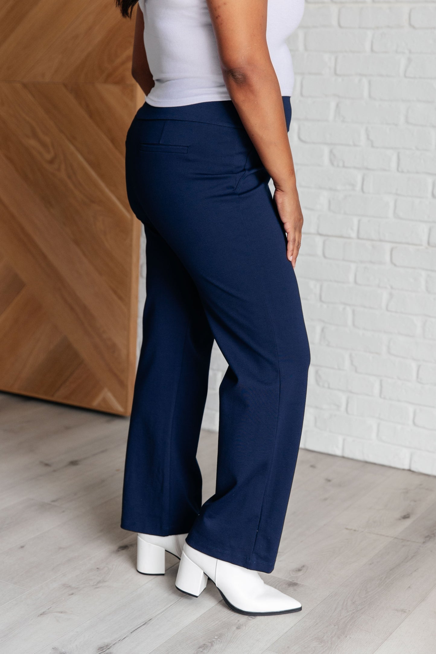 Rosita Magic Straight Pants in Navy