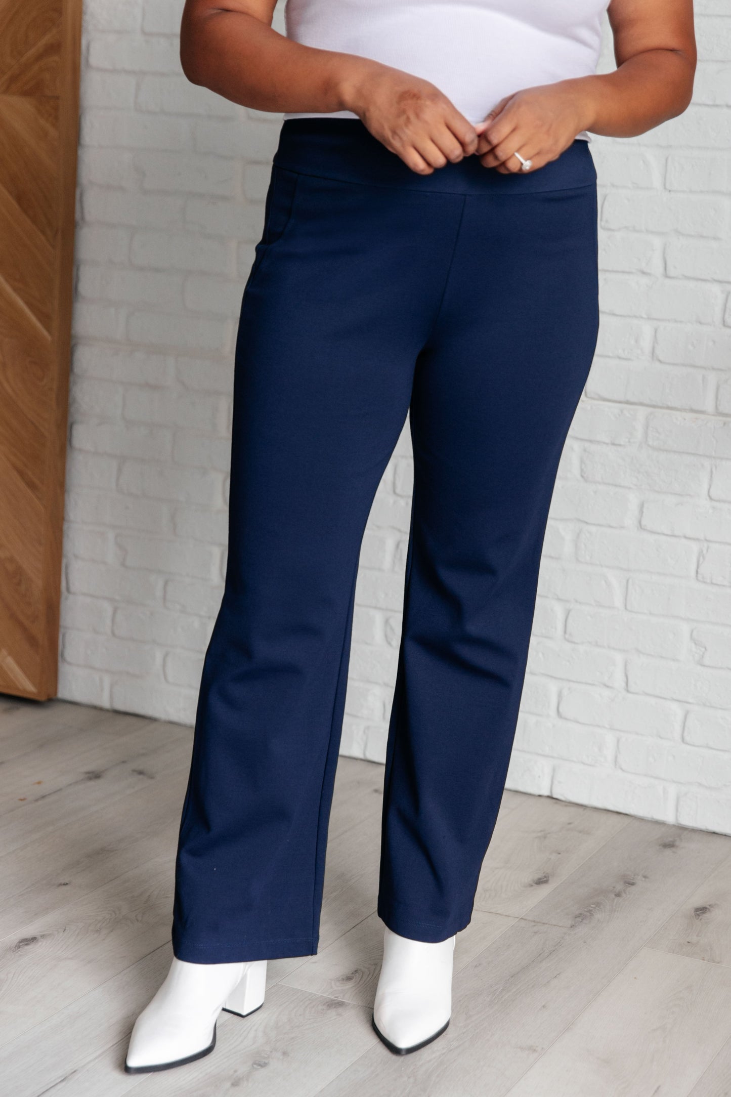 Rosita Magic Straight Pants in Navy