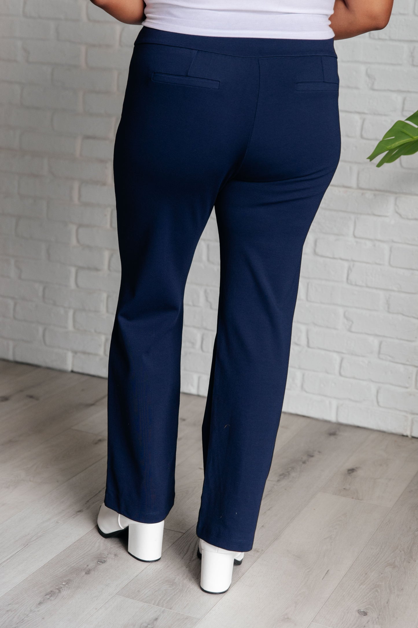 Rosita Magic Straight Pants in Navy