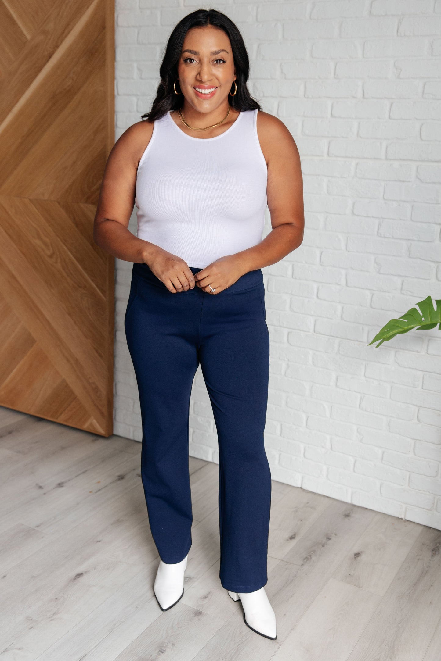 Rosita Magic Straight Pants in Navy