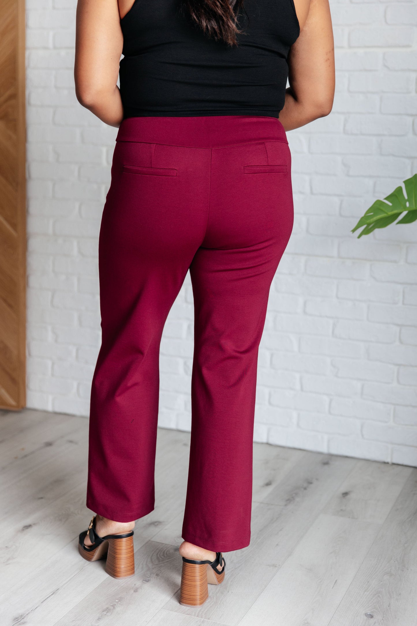 Rosita Magic Straight Pants in Wine