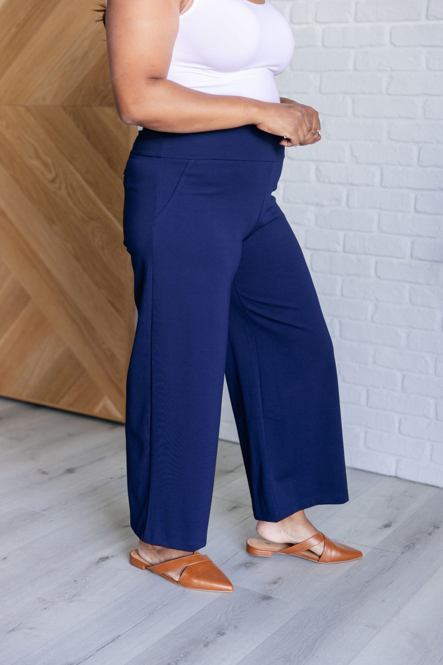 Emina Magic Wide Leg Crop Pants in Navy