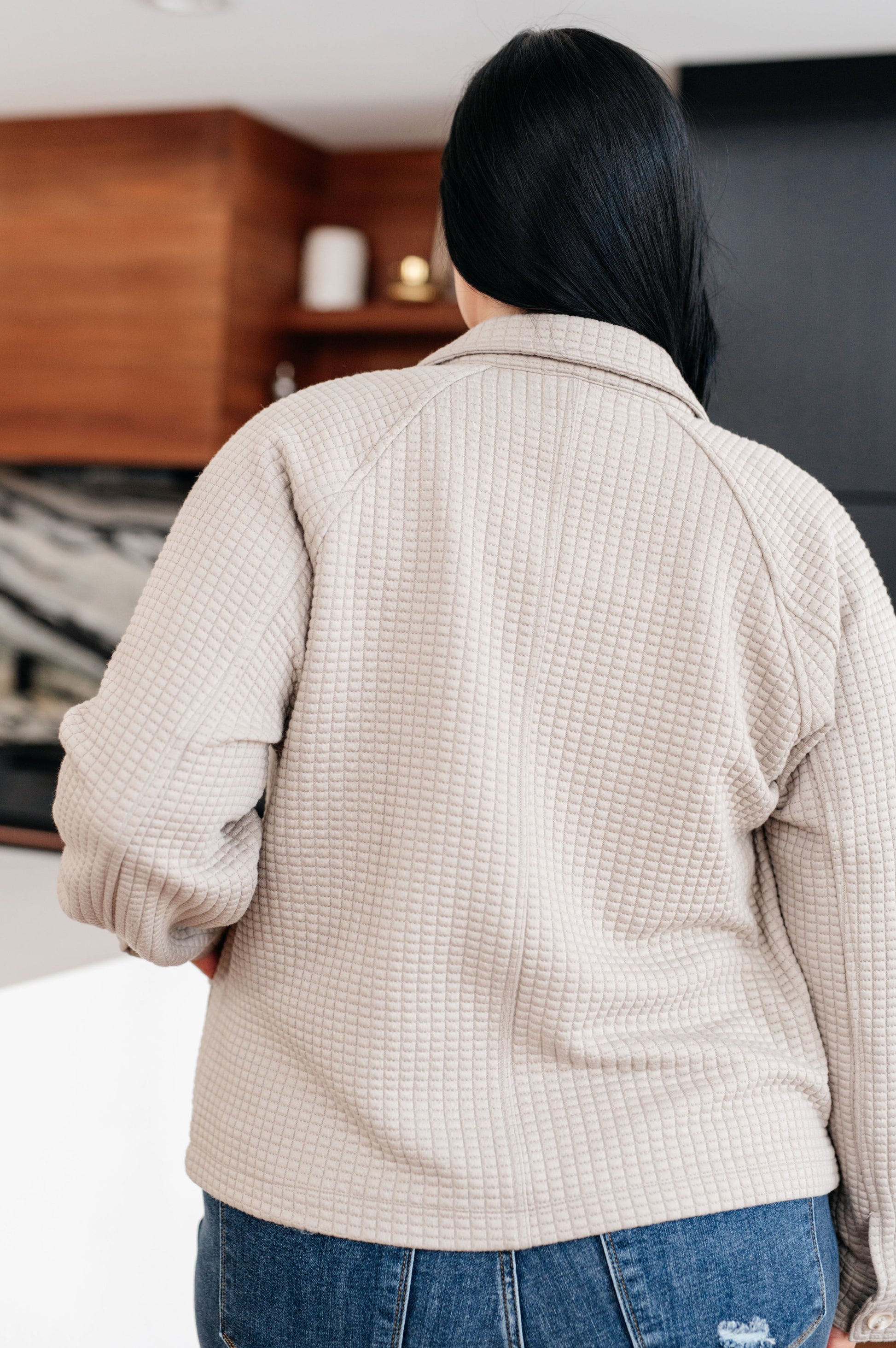 Back view of plus size Beste Quilted Texture Shacket with collared neckline detail.