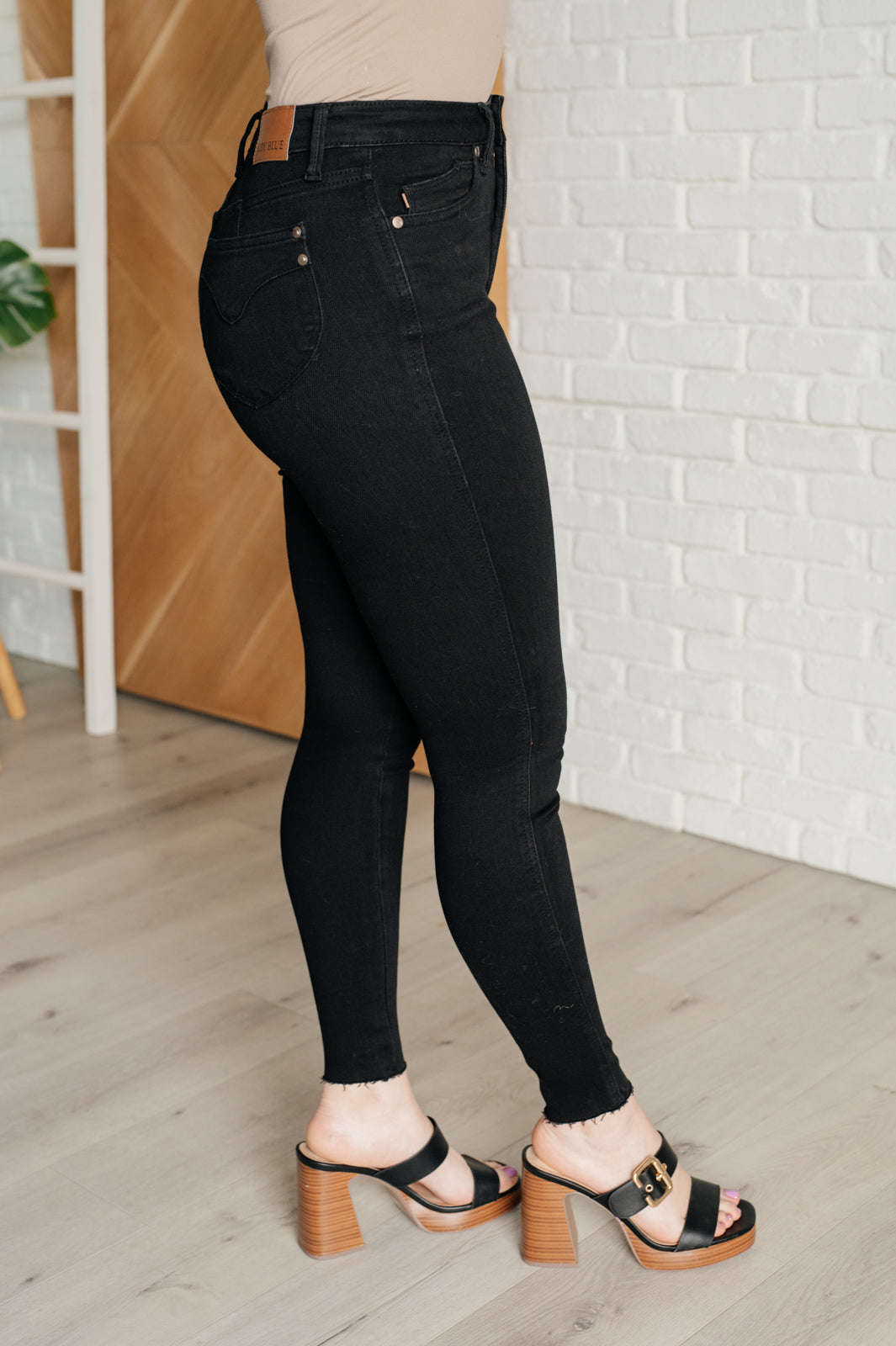 Nicole Tummy Control Skinny Jeans in Black By Judy Blue