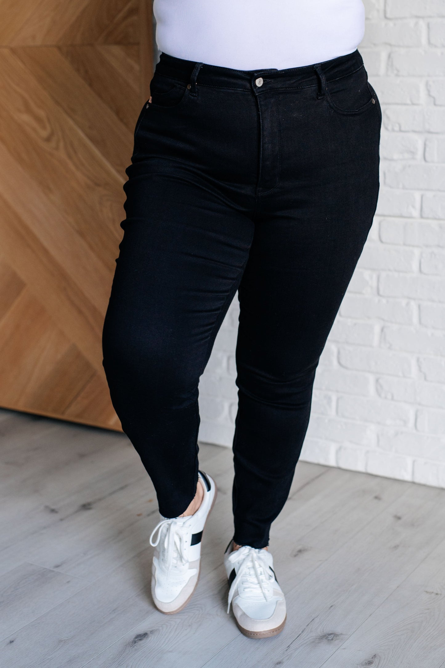 Nicole Tummy Control Skinny Jeans in Black By Judy Blue