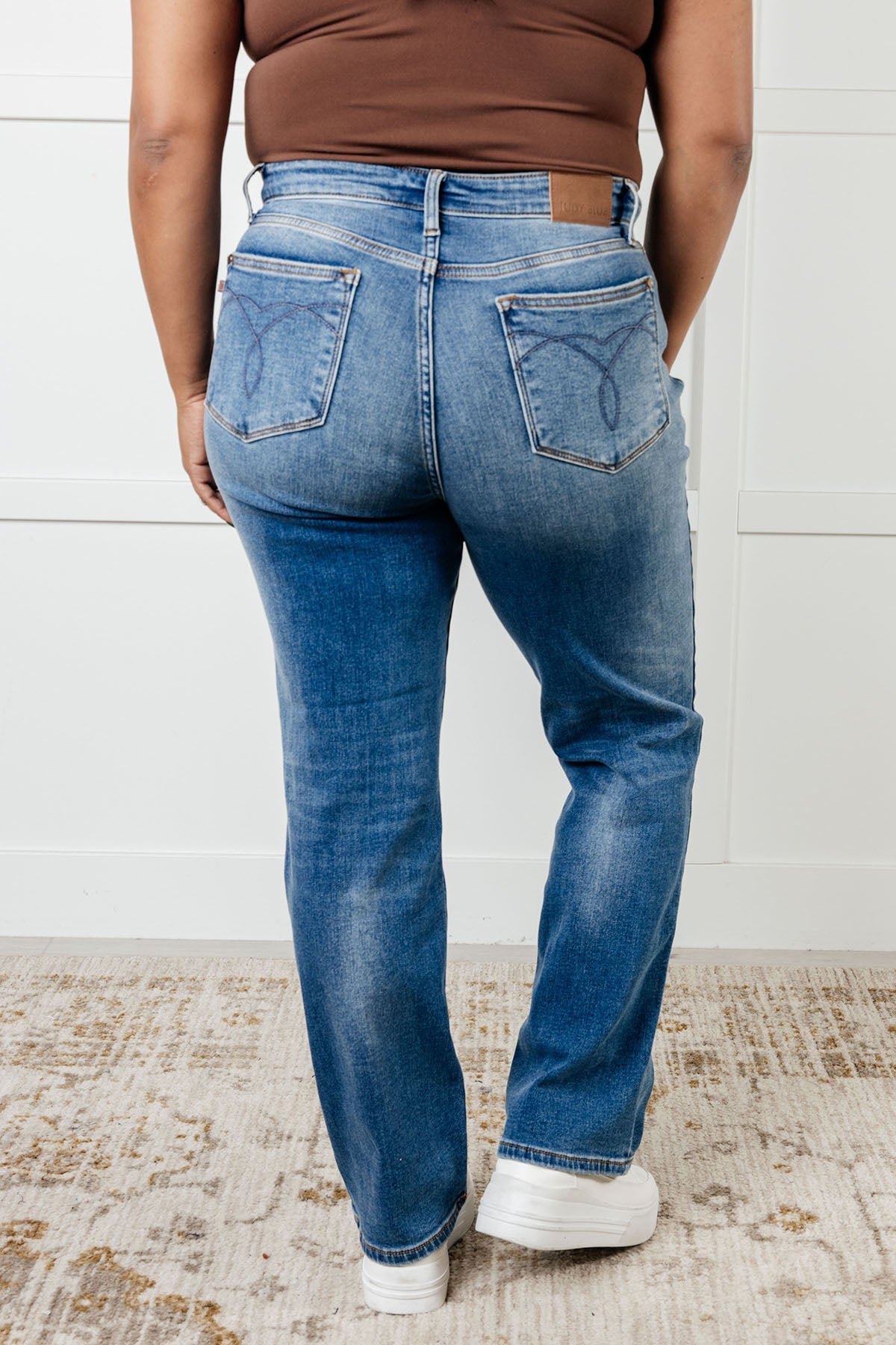 Nivea Vintage Wash Thermal Straight Jeans with a high-rise fit, brushed thermal liner, vintage wash, and straight leg silhouette for warmth and style.