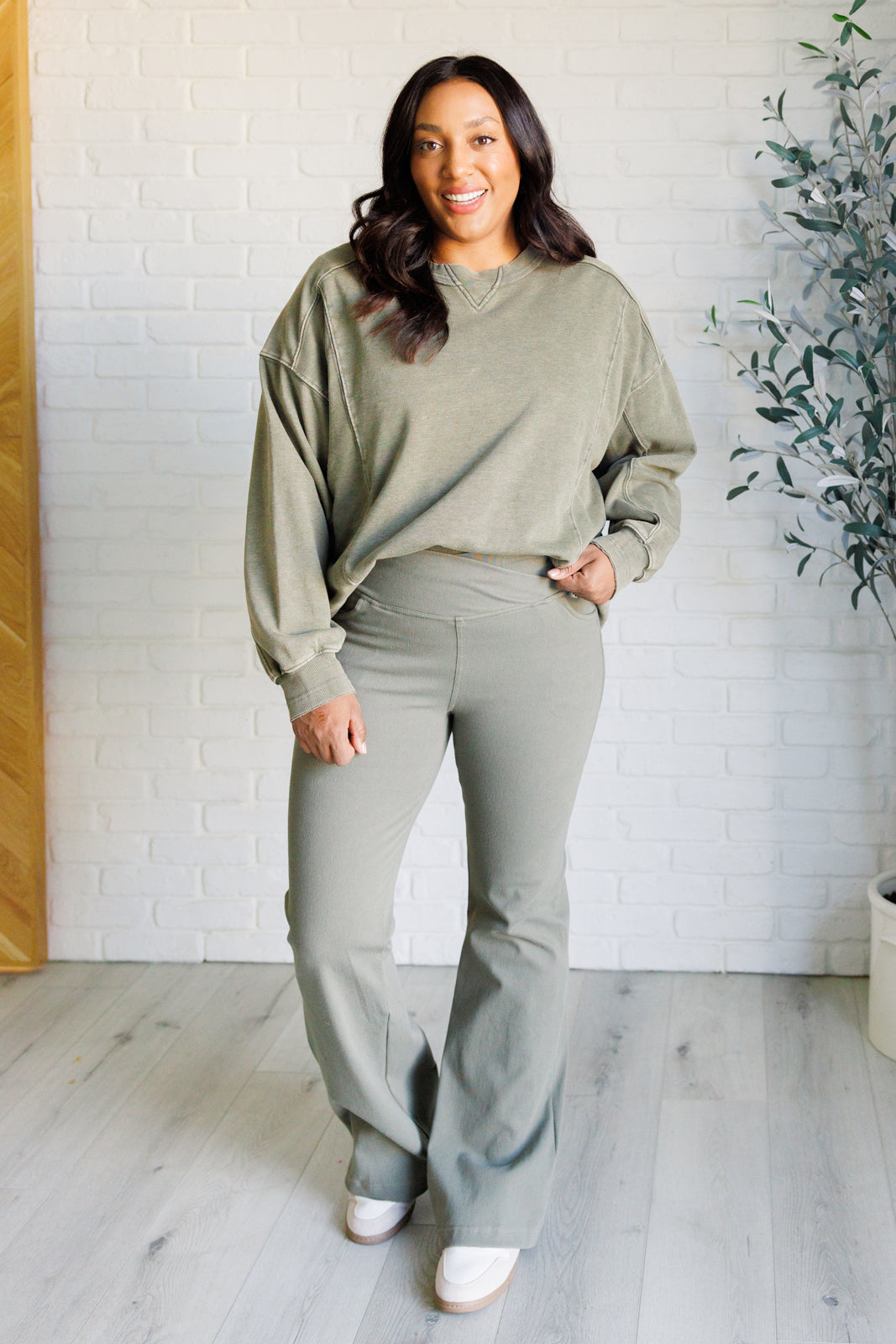 Drina Mineral Wash Crew Neck Pullover in Army Green