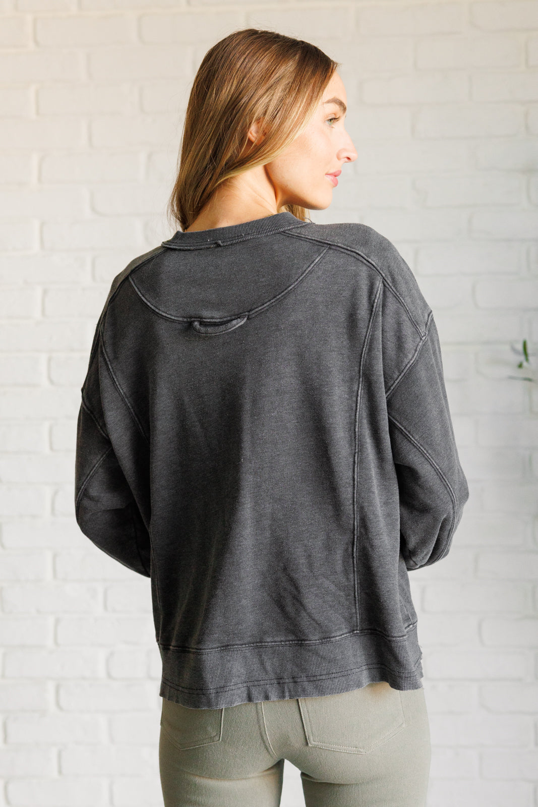 Drina Mineral Wash Crew Neck Pullover in Black