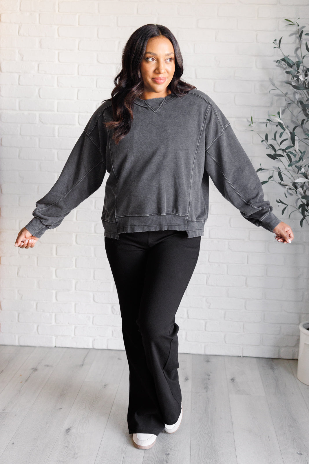 Drina Mineral Wash Crew Neck Pullover in Black