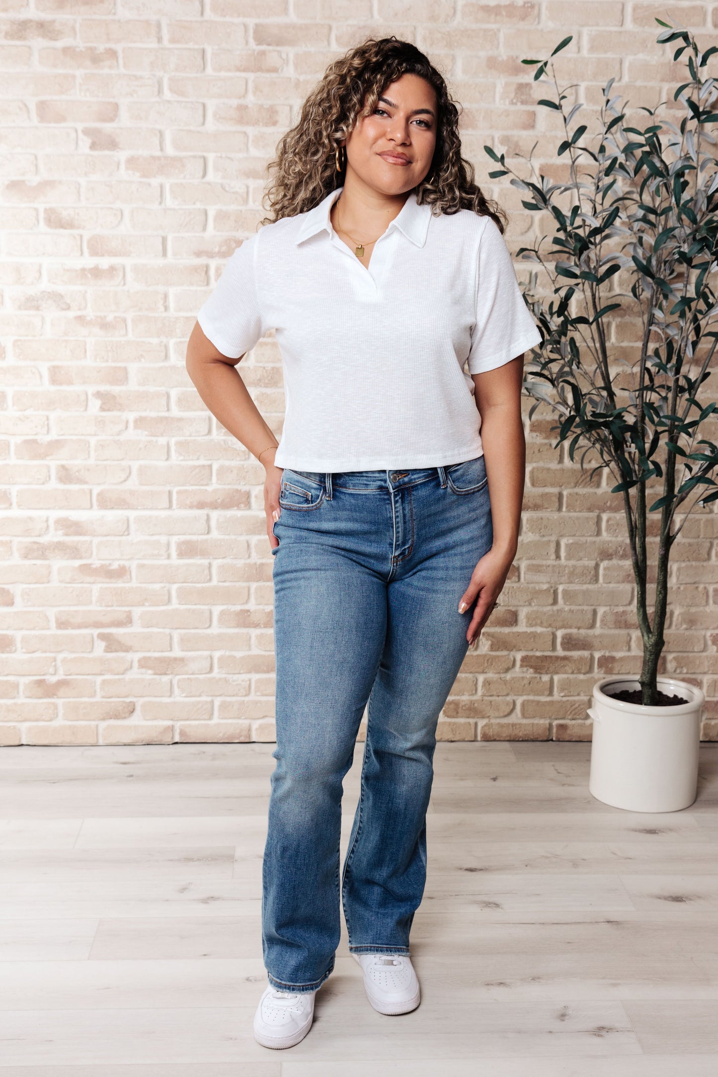 Ronnie Ribbed Cropped Tennis Tee in White