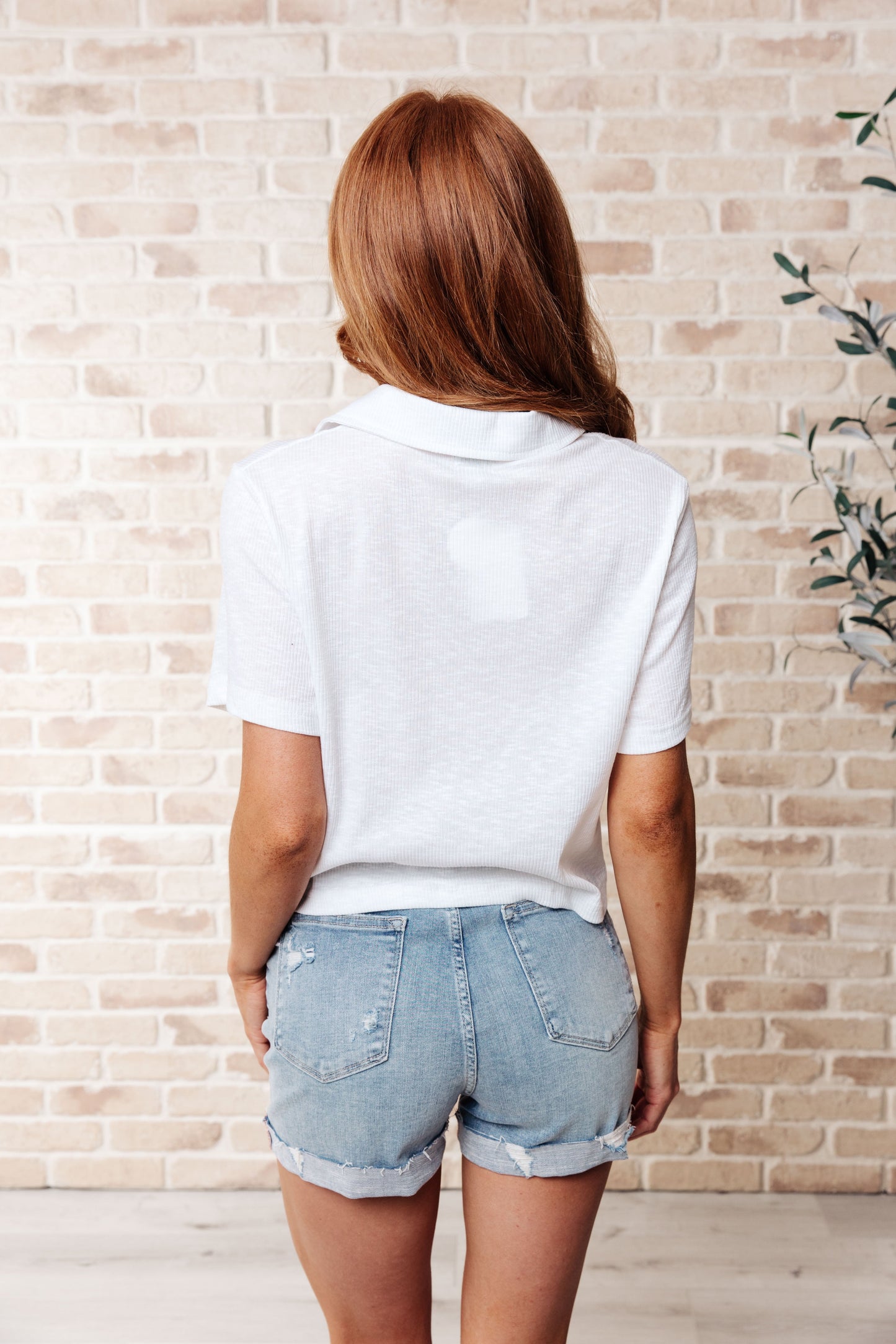 Ronnie Ribbed Cropped Tennis Tee in White