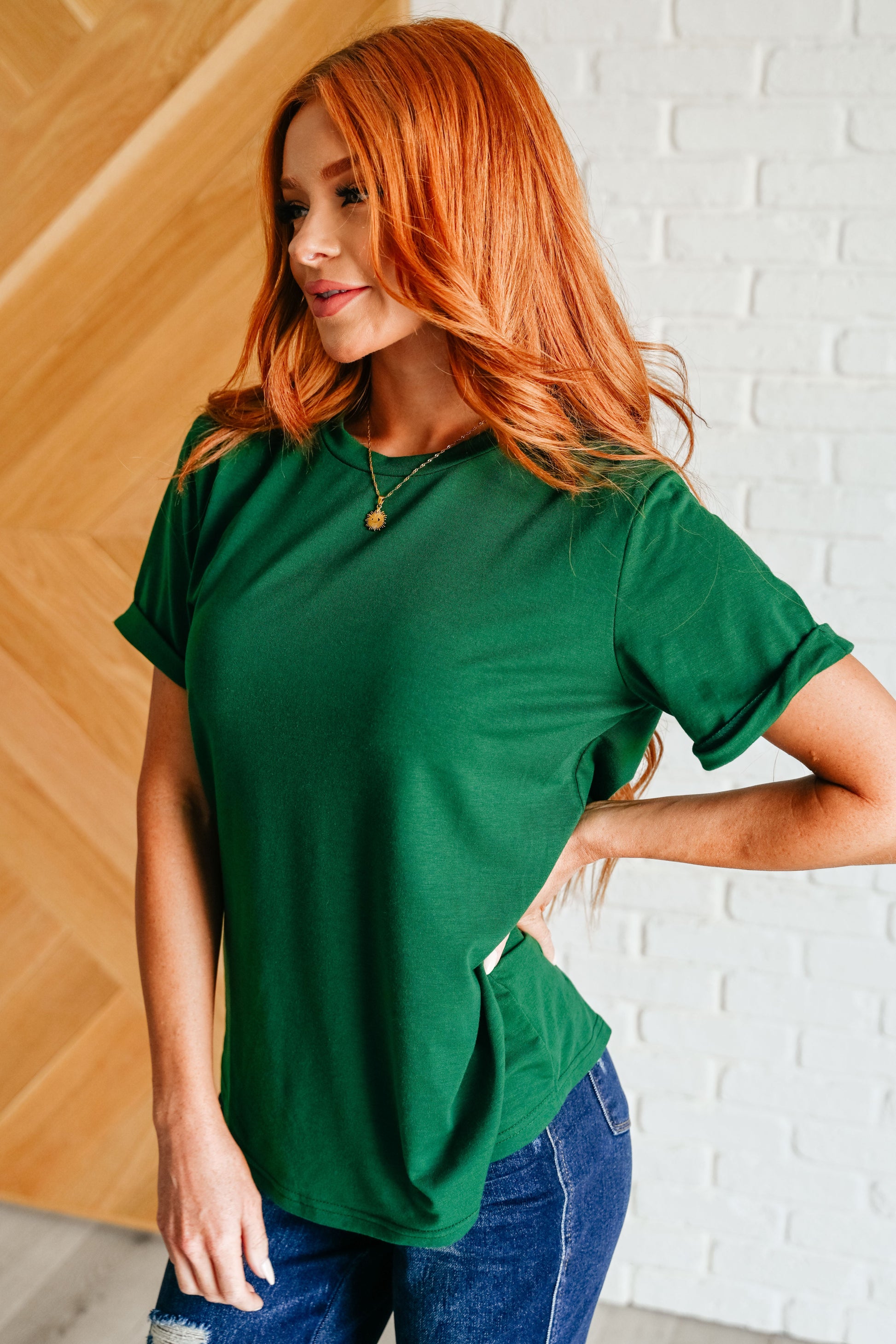 Green short sleeve crew tee – Ula style for casual wear.
