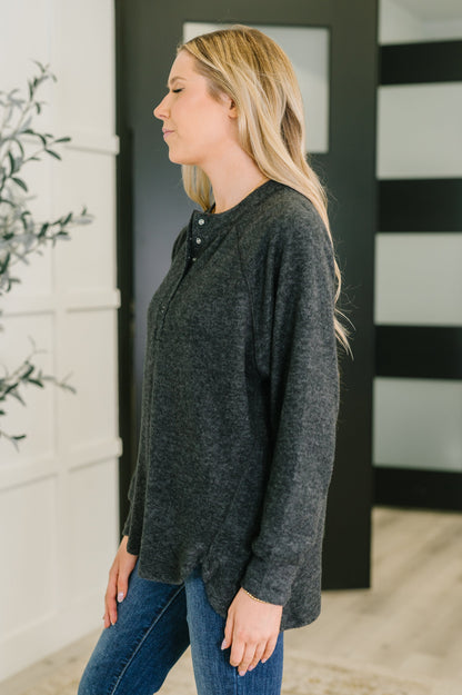 Relaxed fit and stepped hi-low hem on Murphy Black Pullover.