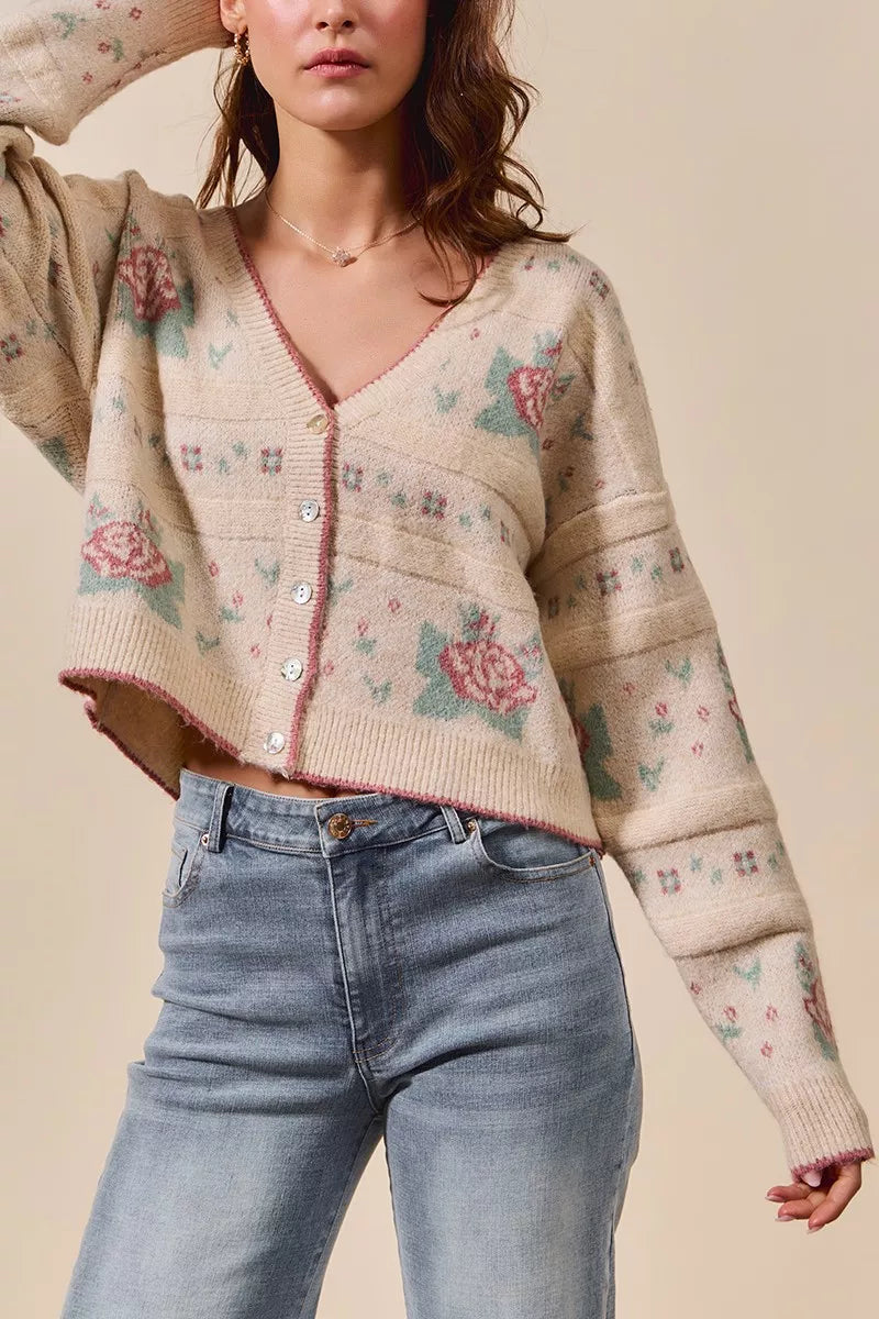 Sonny Floral Pattern Beige Cardigan – Relaxed silhouette styled over denim.