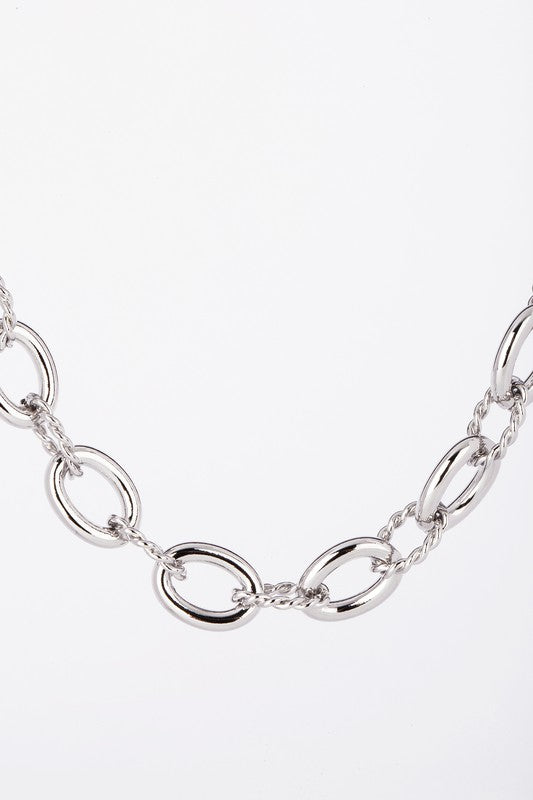 Tera Bold Chain Necklace In Silver