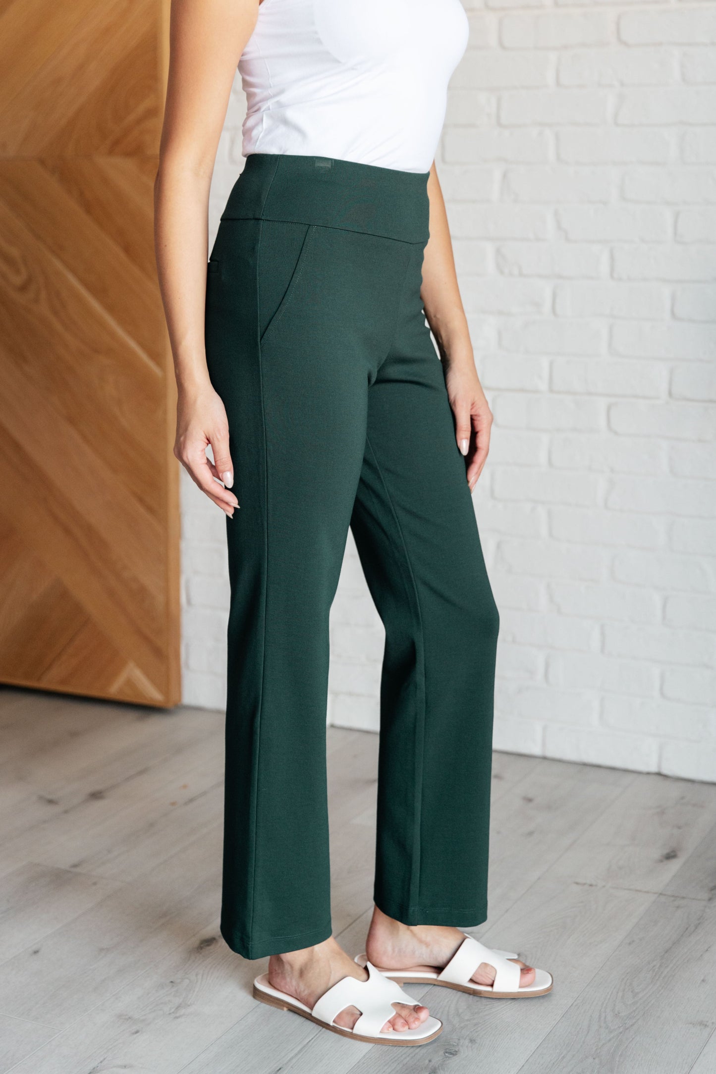 Rosita Magic Straight Pants in Hunter Green