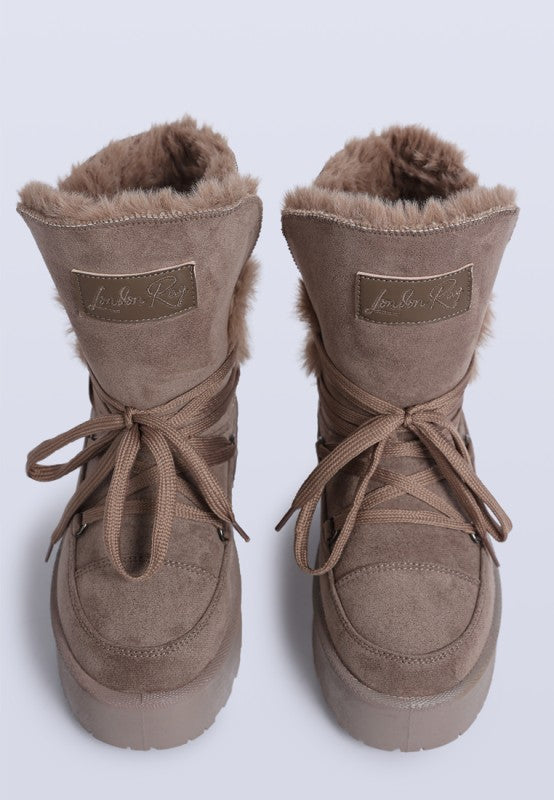 Top view of Taupe Noaya Chunky Faux Fur Snow Boots highlighting cushioned insole and fur lining.