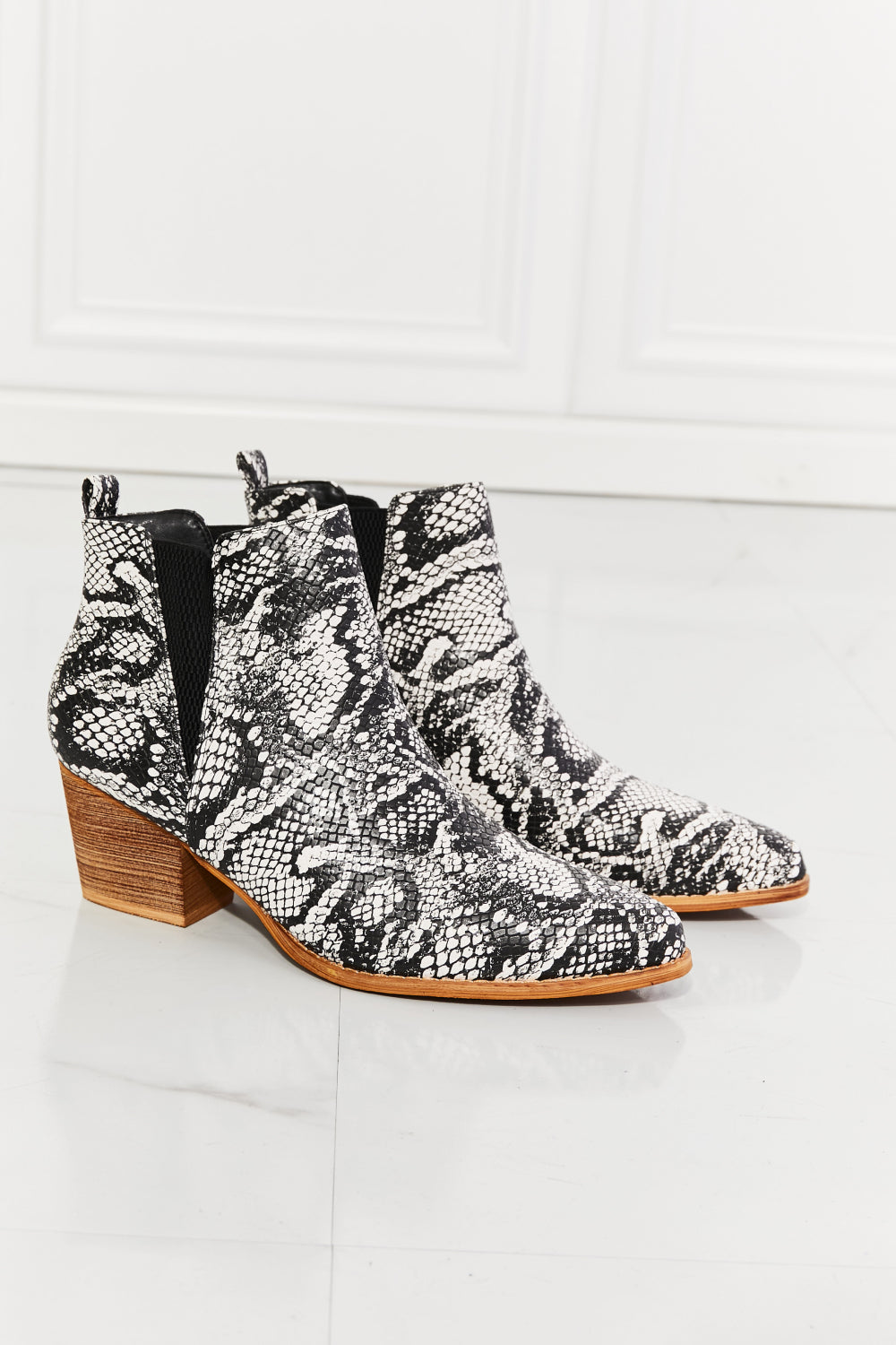 Suki -Back At It Point Toe Bootie in Snakeskin